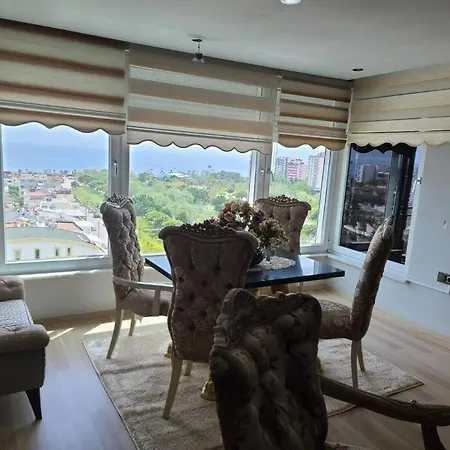 Oldukca Aydinlik Ferah Lueks Bi Apartamento